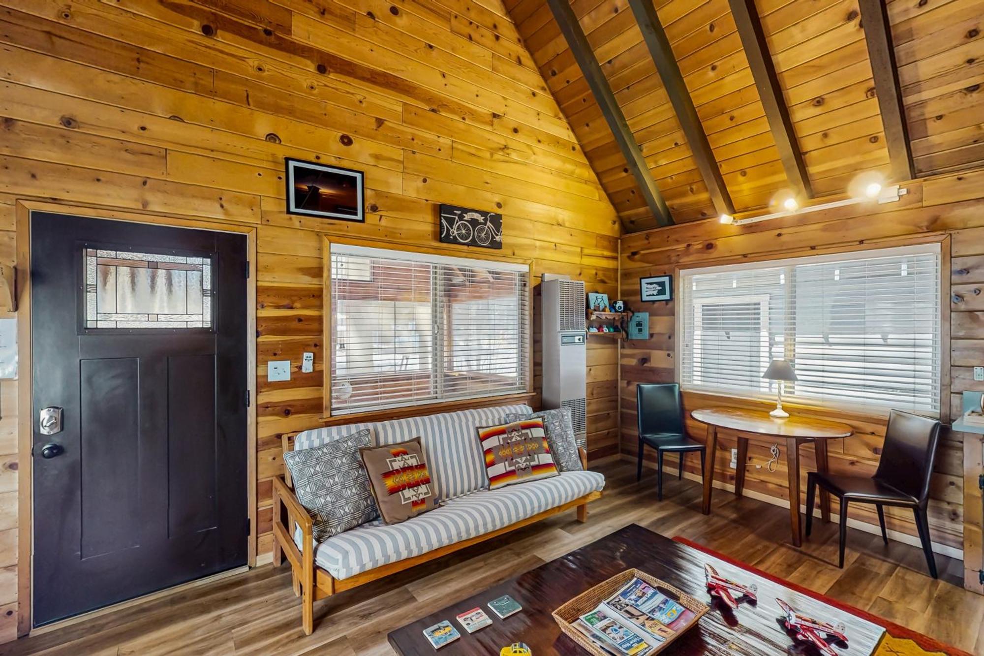 Bristlecone Cottage Биг Бэар Лейк Экстерьер фото